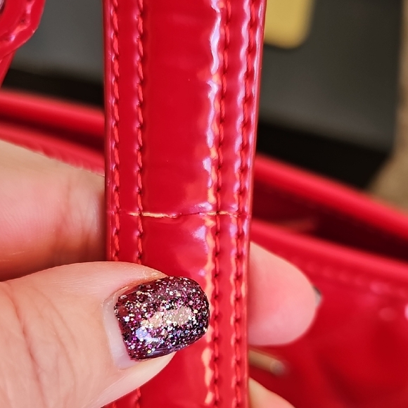 Coach NWT 2011 Poppy Cherry Red Liquid Gloss Patent Leather Quilted Bag - Picture 13 of 13